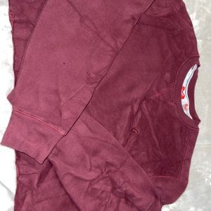 Izod cropped crew neck large